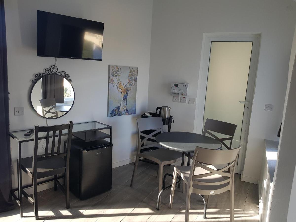 Nadar Accommodation Nadur ภายนอก รูปภาพ